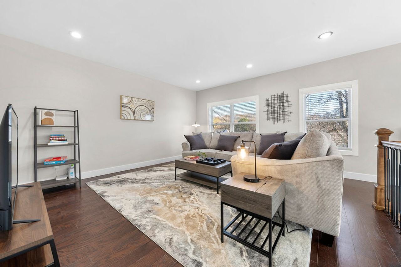 201 Clay Street Southeast - Photo 4 of 71