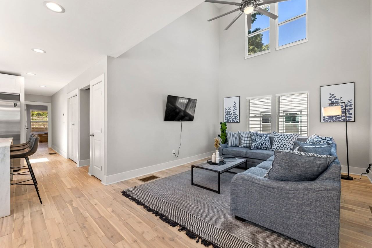 201 Clay Street Southeast - Photo 7 of 71