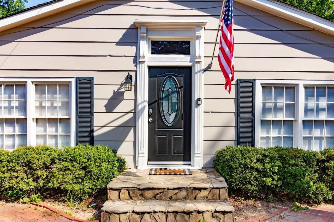 3912 Crestview Drive - Photo 4 of 43