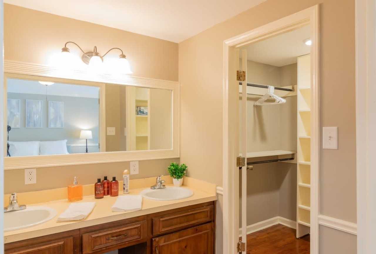 3912 Crestview Drive - Photo 7 of 43