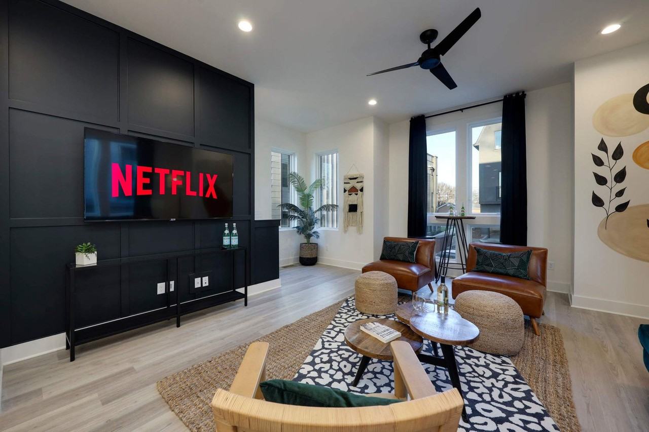 911 Ramsey Street - Photo 2 of 66