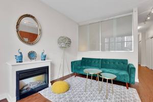 featured image of 444 West 6th Ave