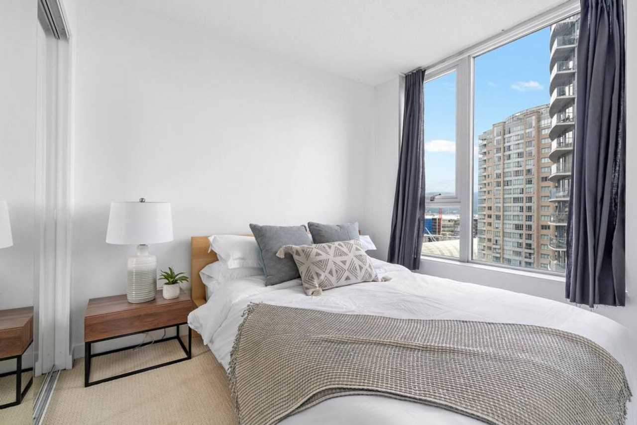 688 Abbott Street - Photo 5 of 40