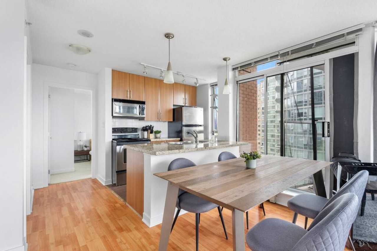 688 Abbott Street - Photo 7 of 40