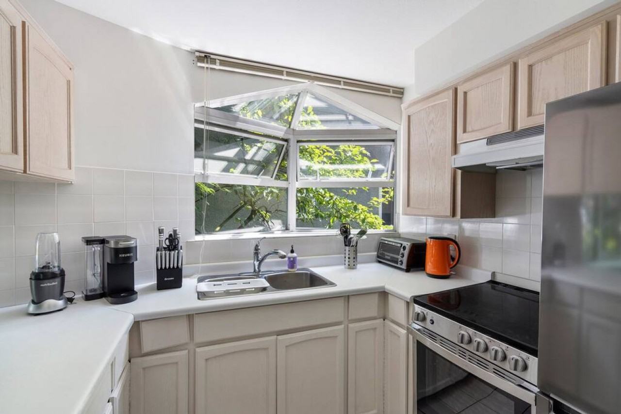 1126 West 11th Ave #1051818P - Photo 5 of 25