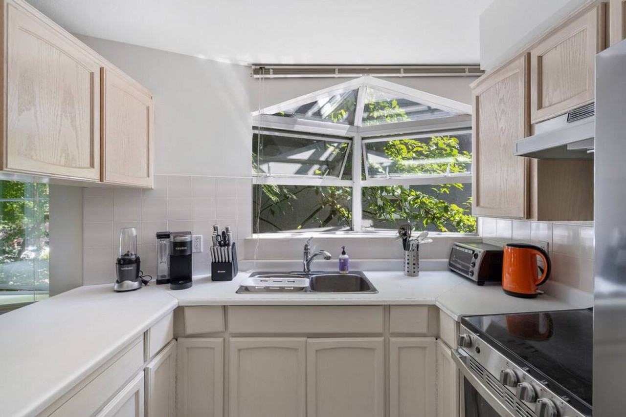 1126 West 11th Ave #1051818P - Photo 7 of 25