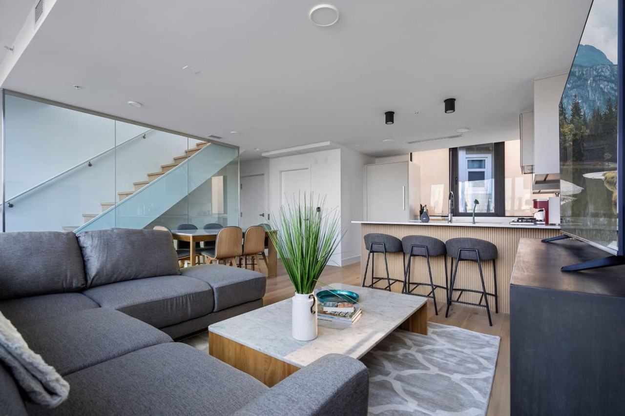 2366 Birch St #1051843P - Photo 5 of 44