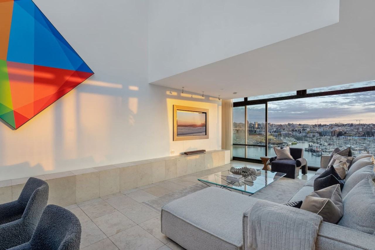 1006 Beach Ave #1051863P - Photo 2 of 44