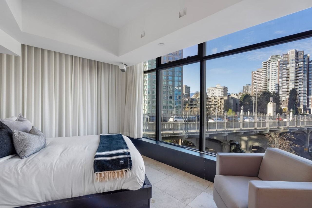 1006 Beach Ave #1051863P - Photo 6 of 44