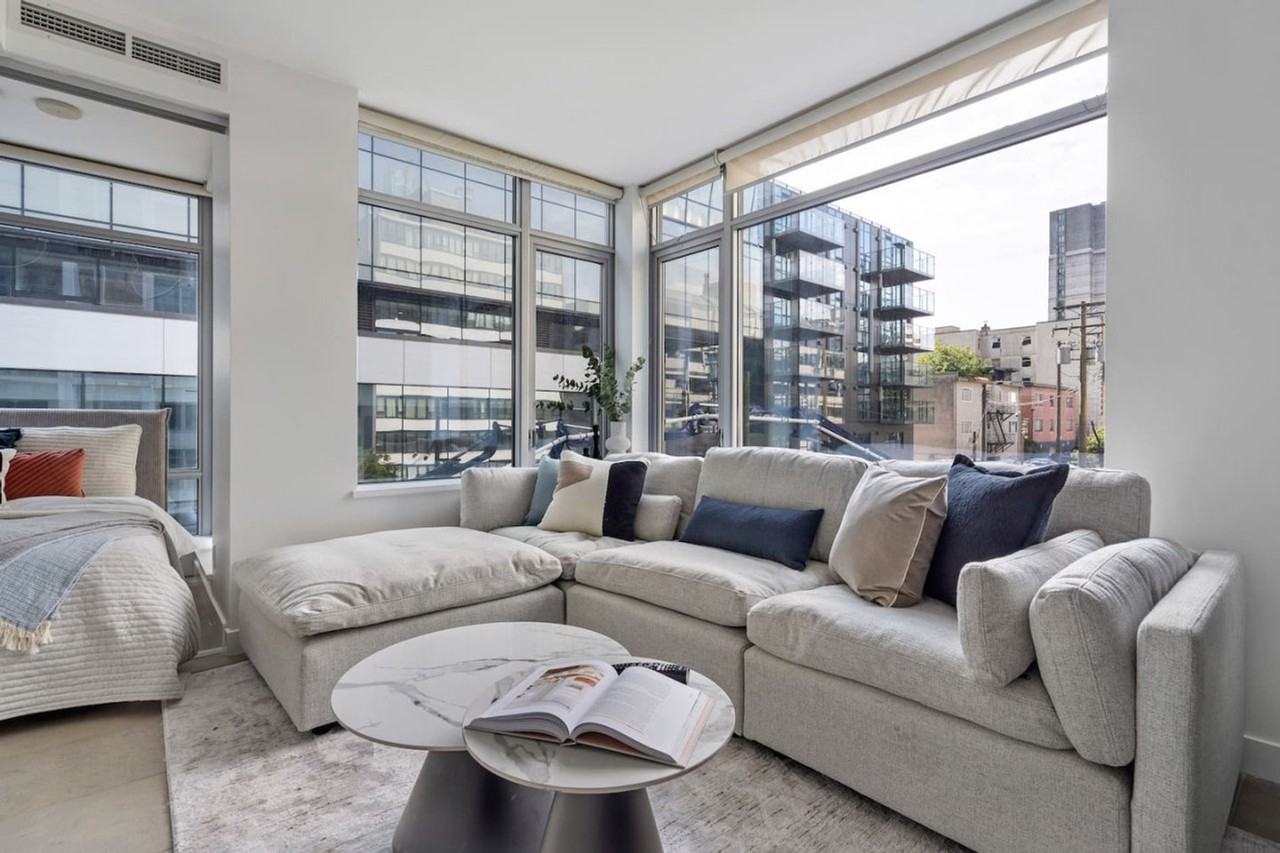 1028 Barclay St #1051894P - Photo 2 of 19