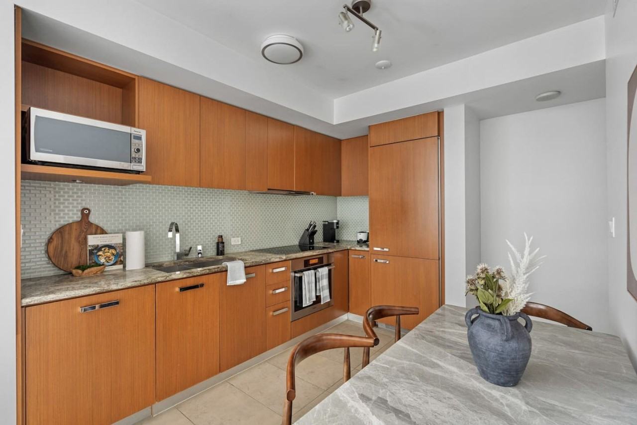 1028 Barclay St #1051894P - Photo 6 of 19