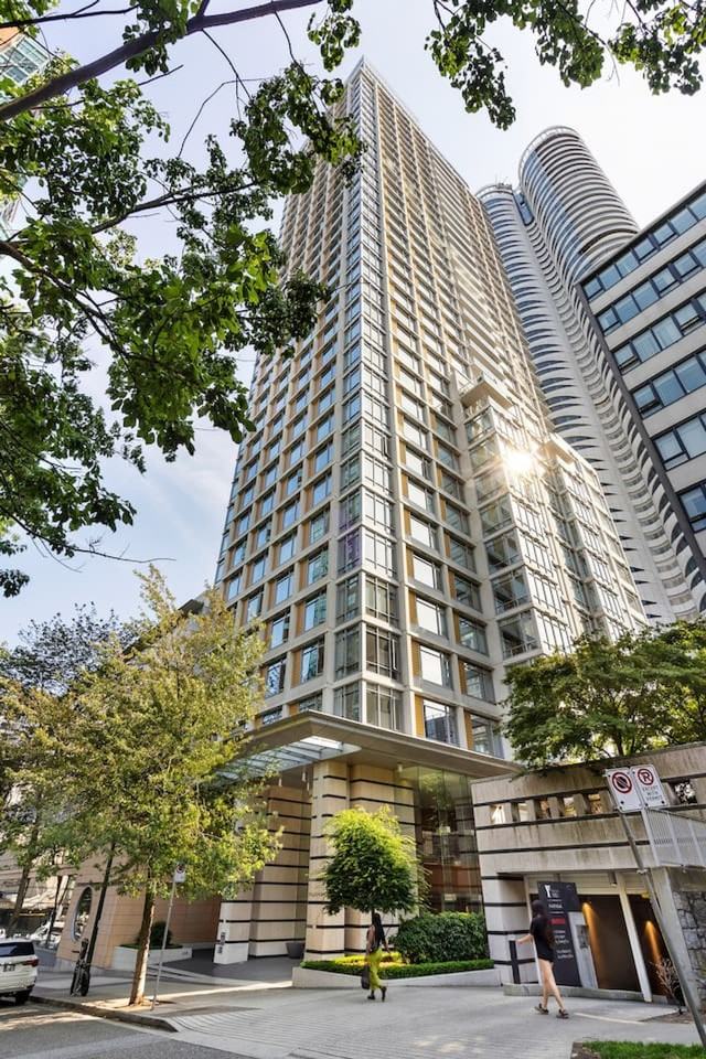 1028 Barclay St #1051894P - Photo 7 of 19