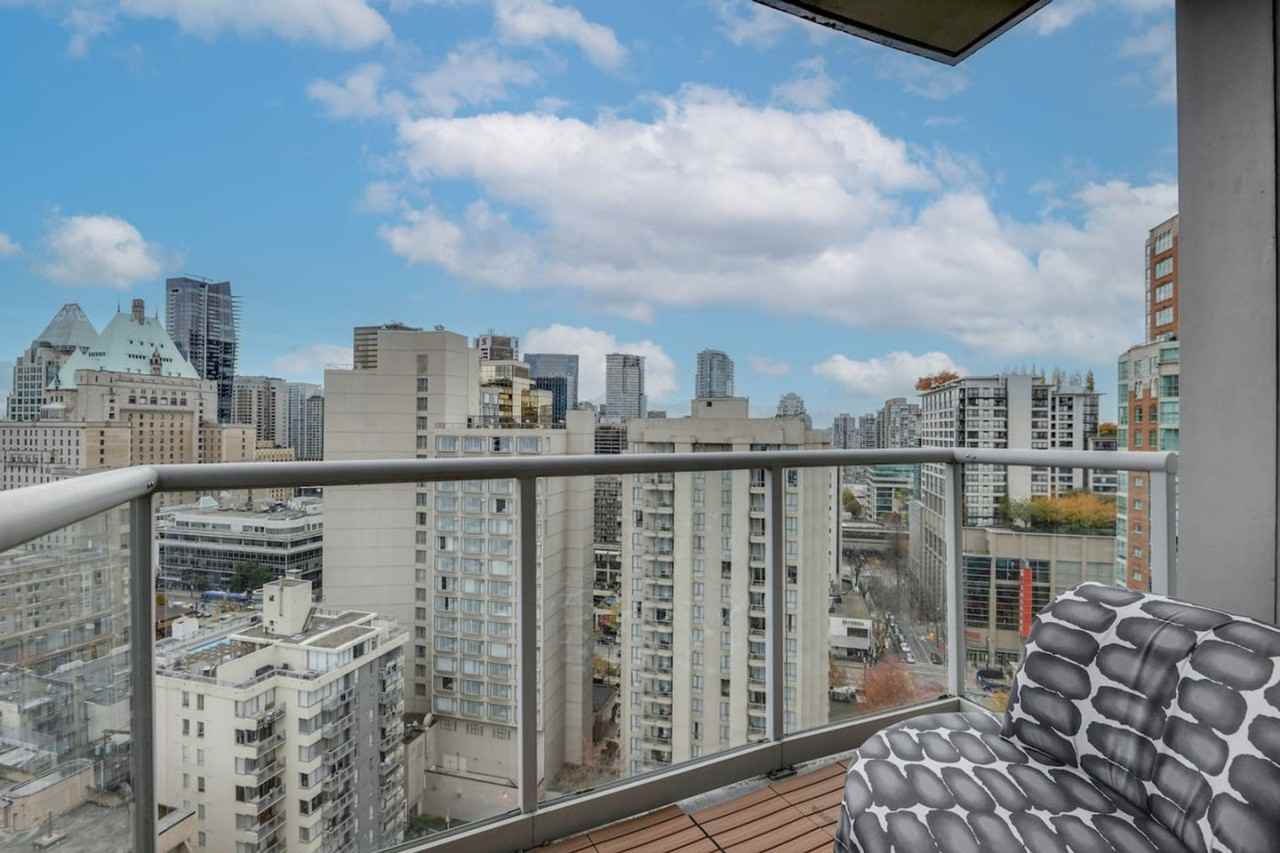 1050 Smithe Street - Photo 3 of 49