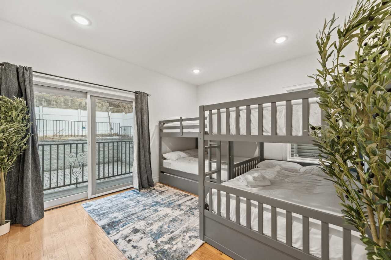 130 Terrace Ave #1055593P - Photo 4 of 38