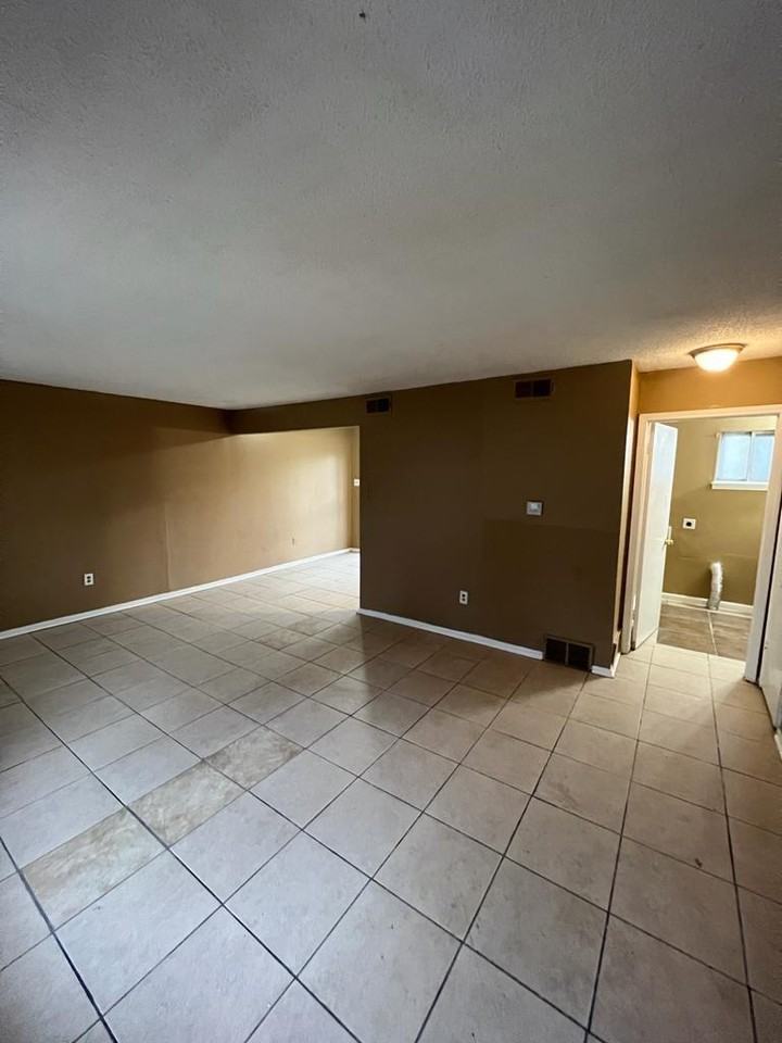 3073 Saint Cloud Pl #1 - Photo 3 of 16