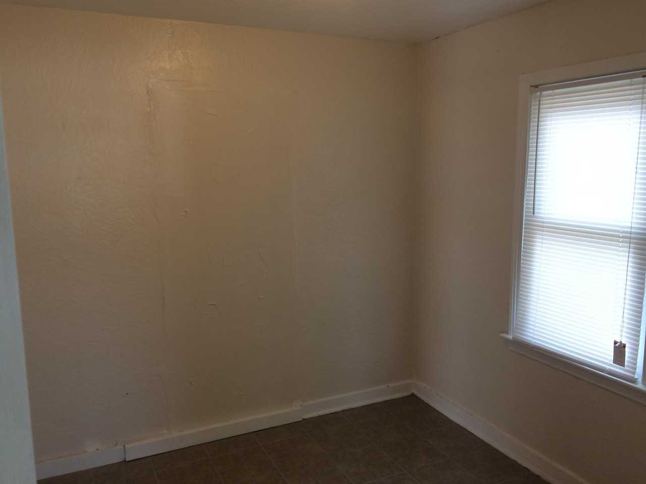 935 S Dr Martin Luther King Jr Blvd - Photo 2 of 8