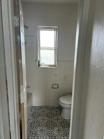 1218 Dewey Ave - Photo 3 of 12