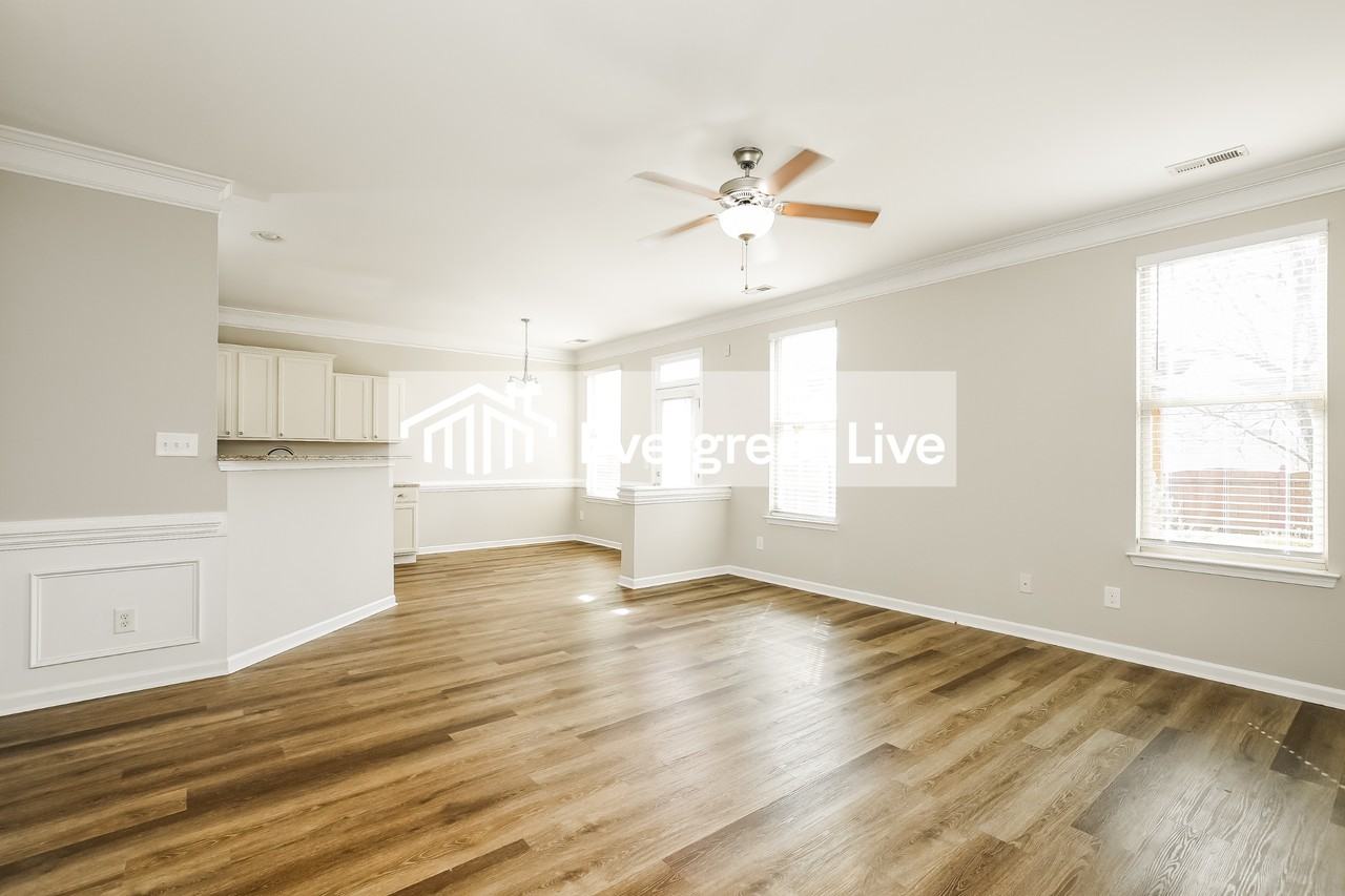 3958 Creekmoore Dr - Photo 7 of 15