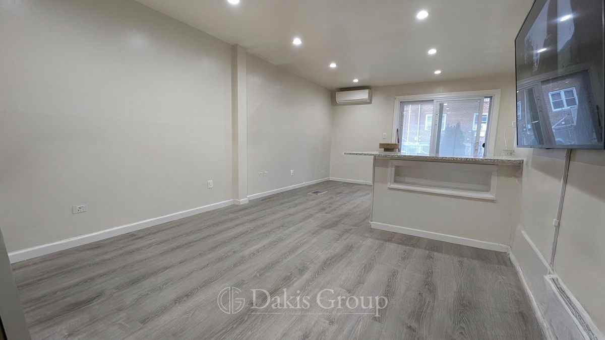 14421 26th Ave - Photo 3 of 8