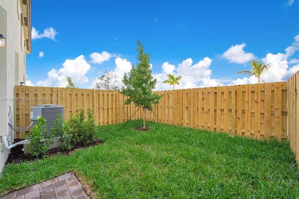 Se 28th St - Photo 2 of 17