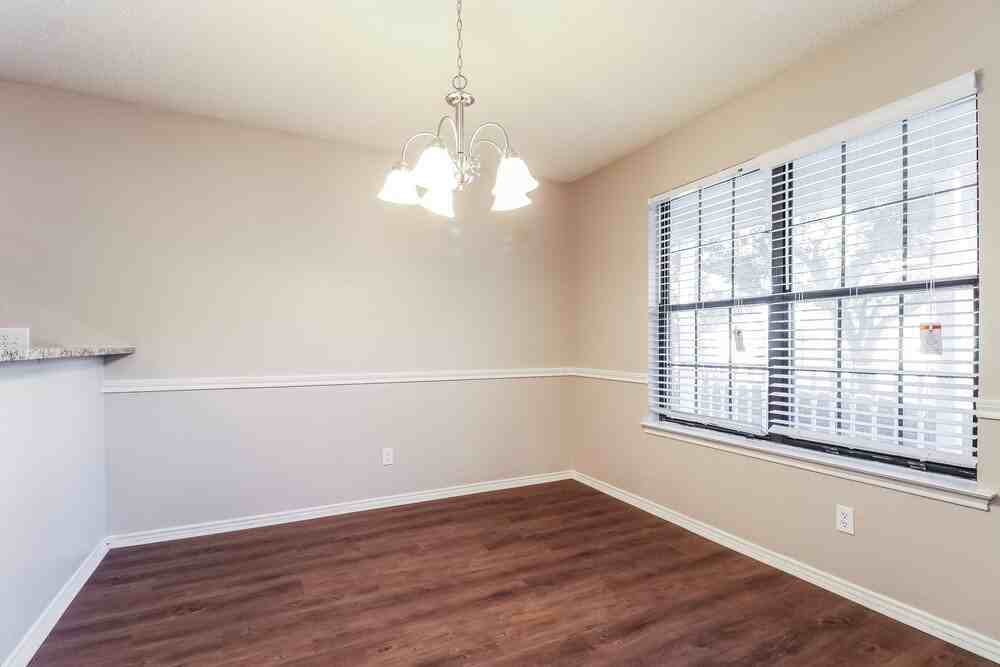 2808 Barnes Dr - Photo 5 of 15