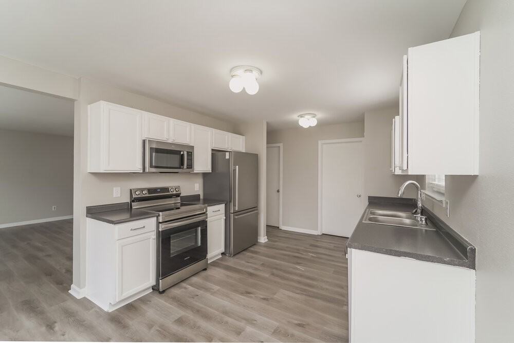 822 Littleton Dr - Photo 7 of 17