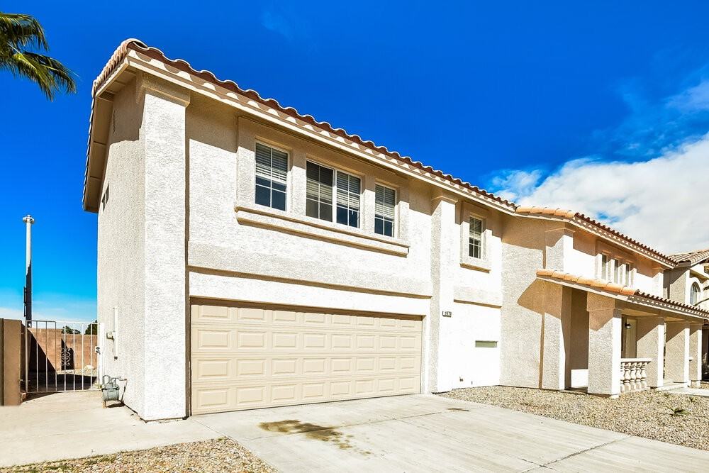 2870 Aliso Dr - Photo 4 of 17