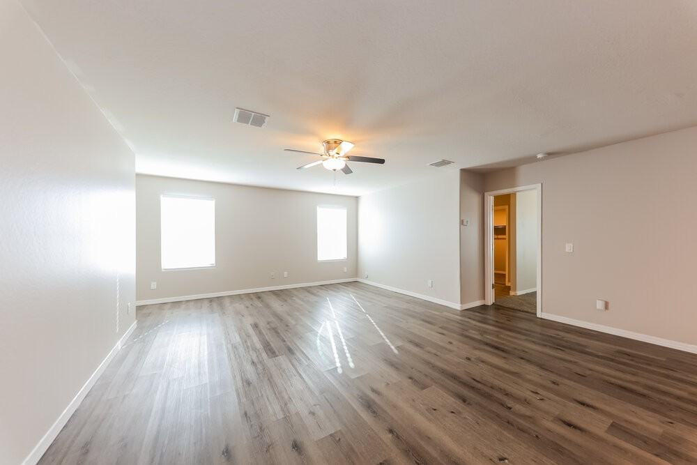 83 6th Ave W - Photo 3 of 16