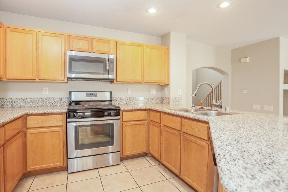 8124 Lilac Harbor Ct - Photo 5 of 24