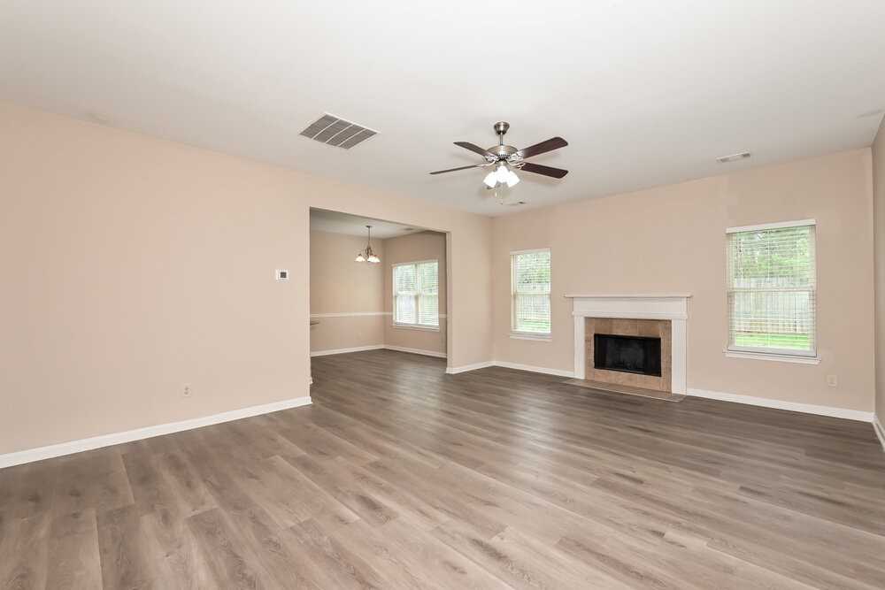 4075 Whitfield Oak Way - Photo 4 of 17