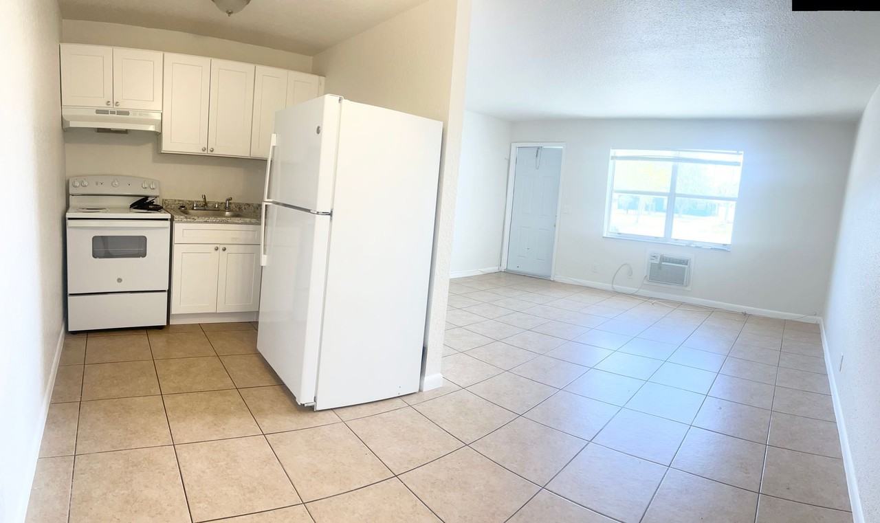 1540 W Blue Heron Blvd - Photo 2 of 13