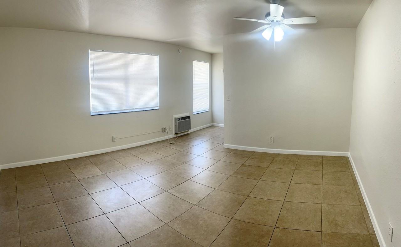1540 W Blue Heron Blvd - Photo 5 of 13
