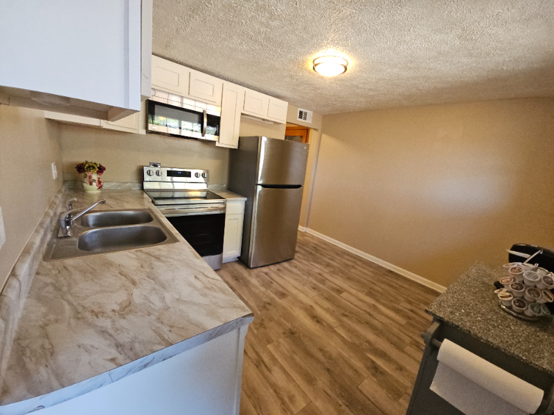 4216 Shrine Pl Nw - Photo 2 of 16