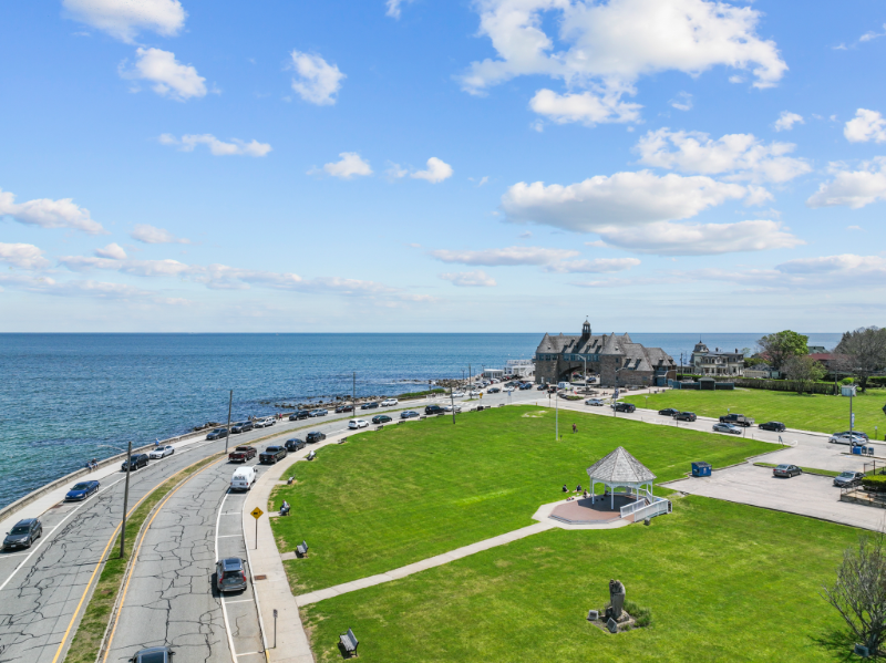 19 Beach St - Photo 3 of 20