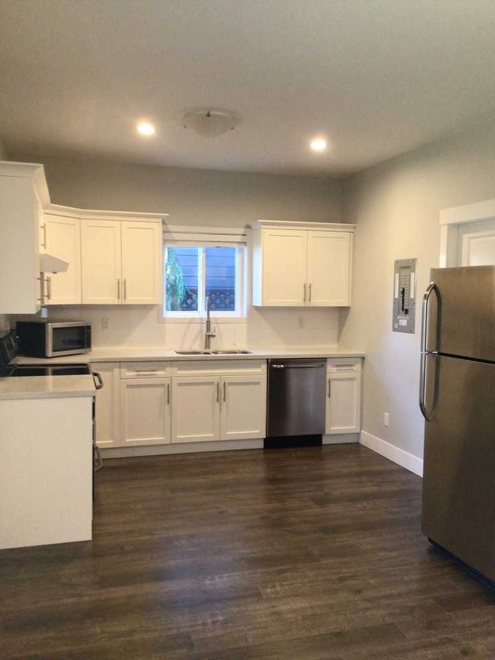 32655 Tunbridge Ave - Photo 3 of 9