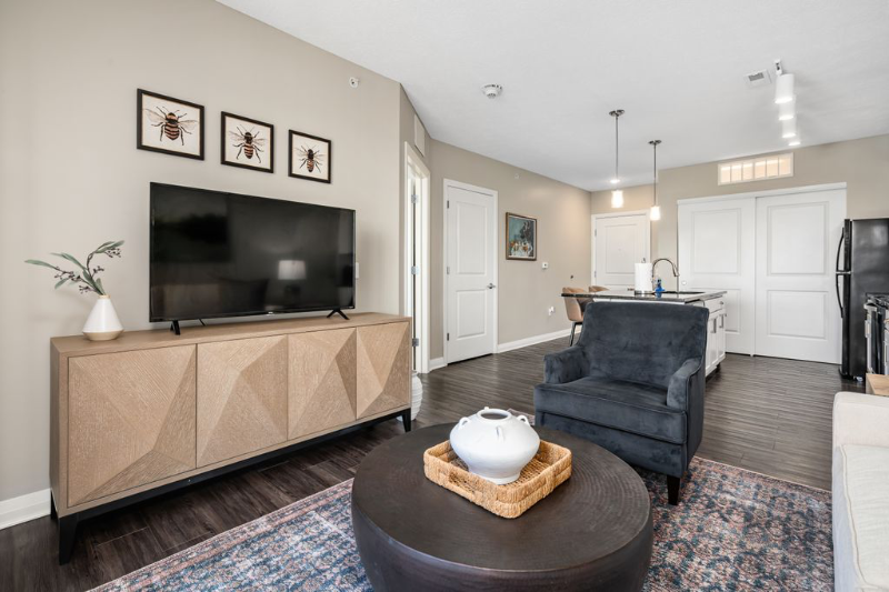 401 W Rich St #503 - Photo 3 of 14