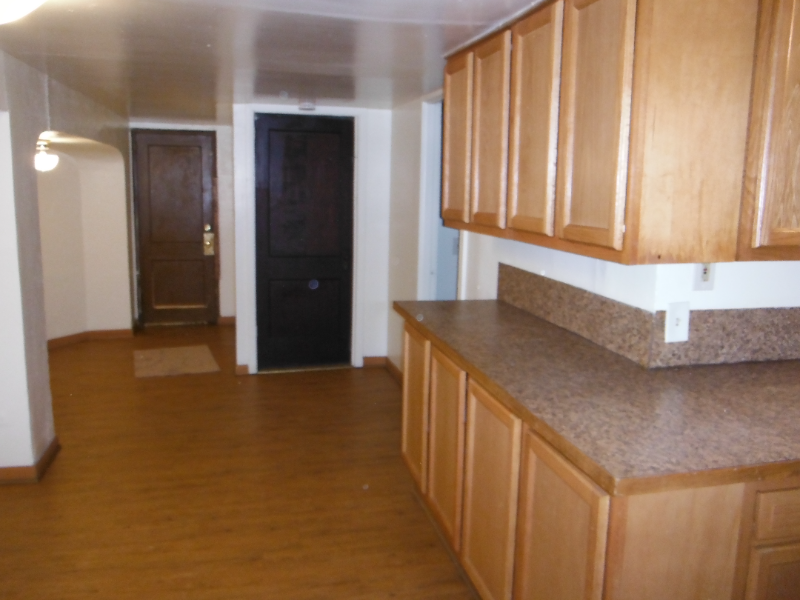 1005 Broad Avenue Northwest #100 - Photo 4 of 19