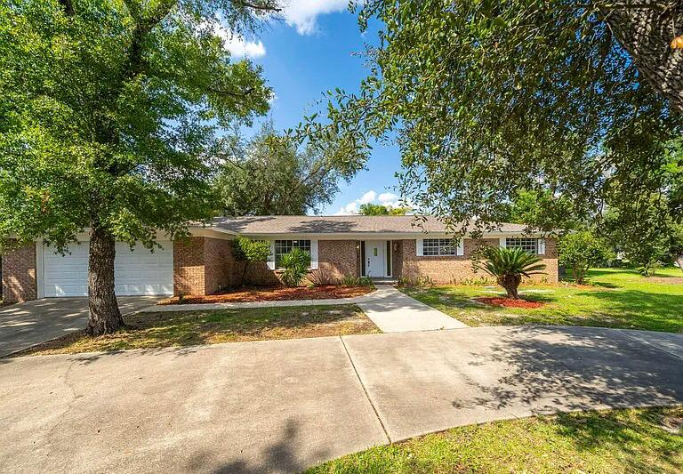 7541 Coleridge Rd - Photo 4 of 19