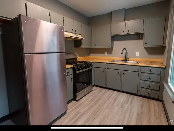 307 Saint Marks Ave #2ndFL - Photo 2 of 10