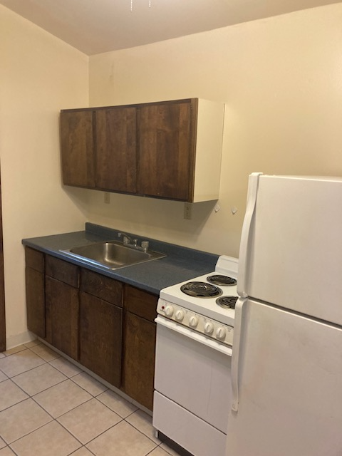 223 Eastwood Dr - Photo 2 of 7