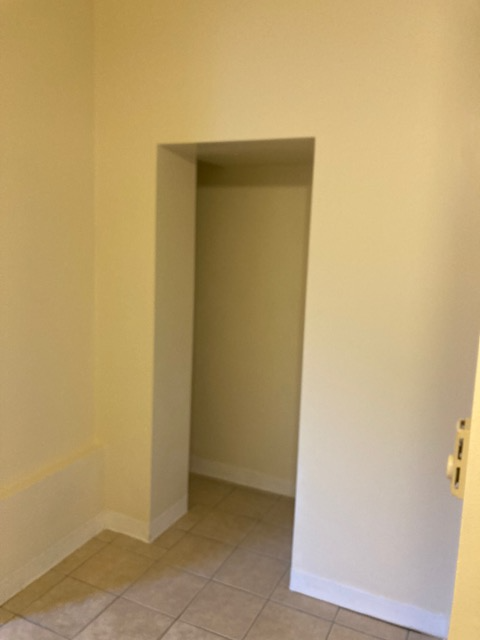 223 Eastwood Dr - Photo 3 of 7