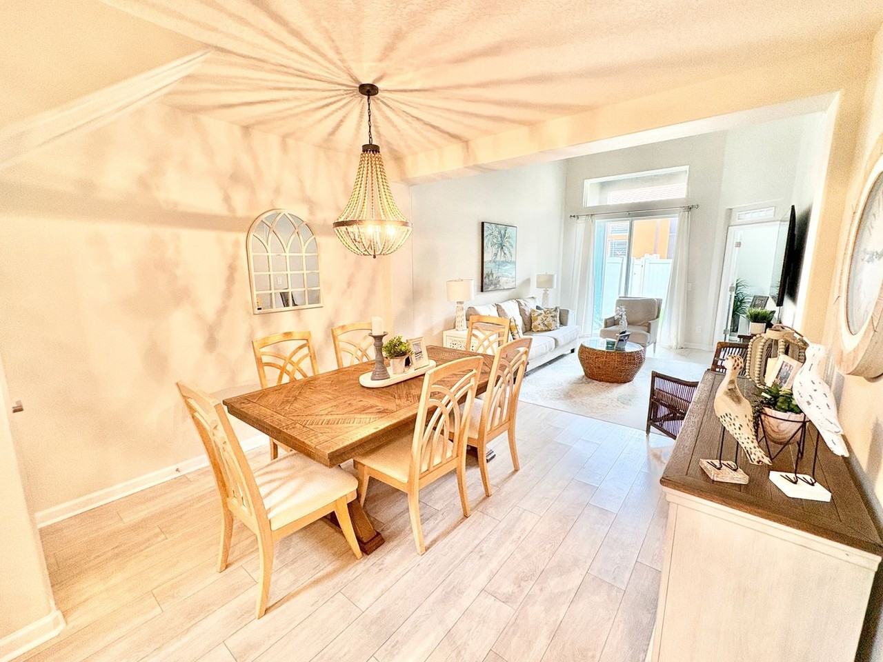 783 Simeon Dr - Photo 4 of 32