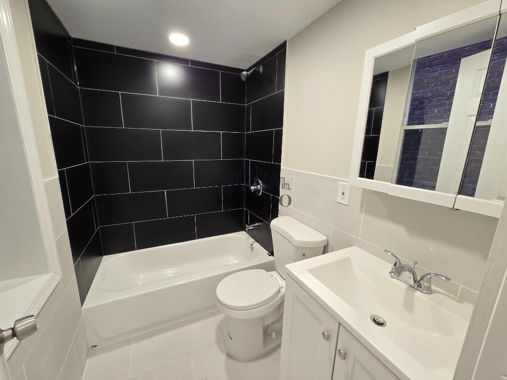 88 Pulaski Street #6 - Photo 3 of 6