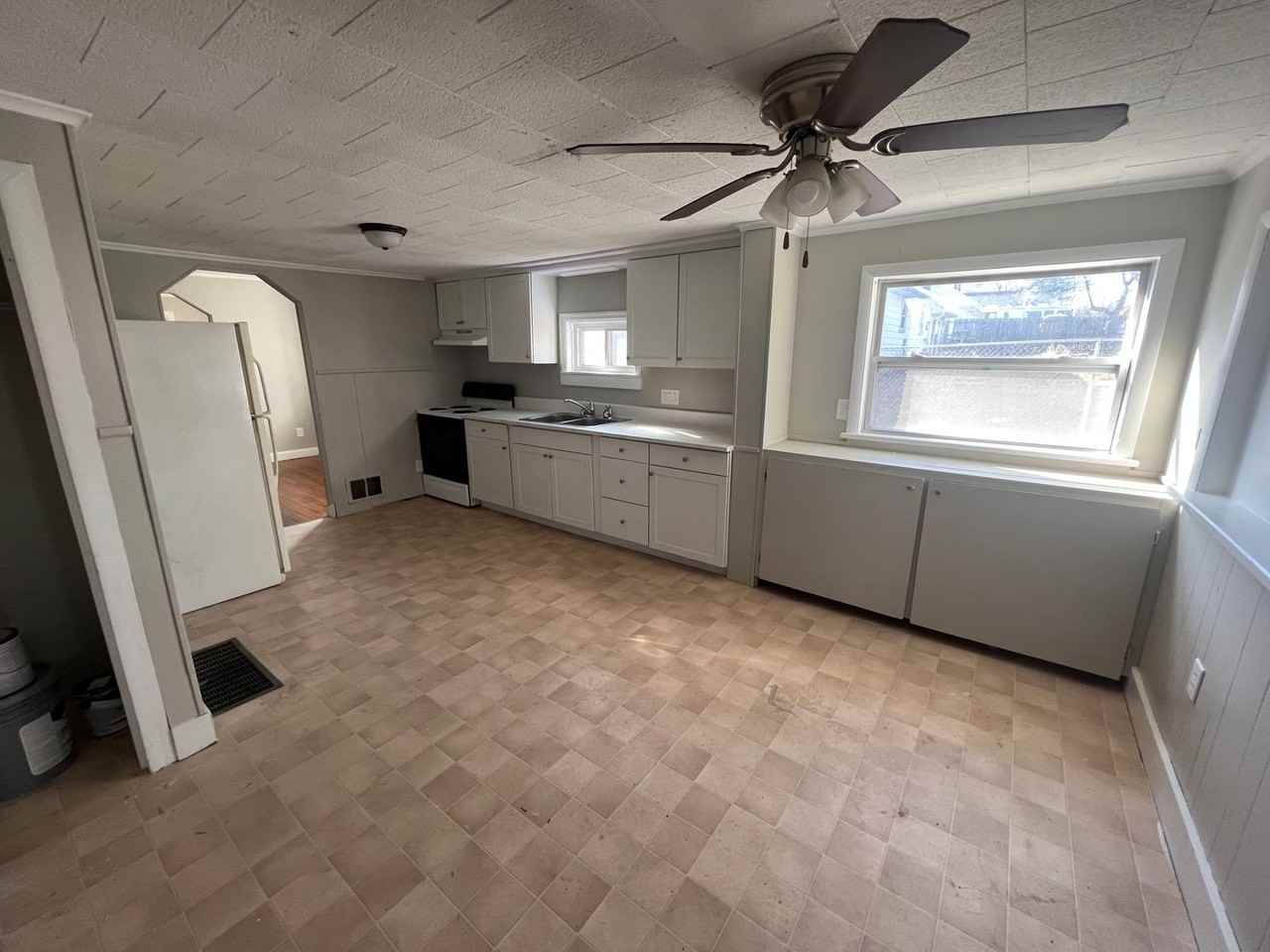 1878 Spring Road - Photo 5 of 34