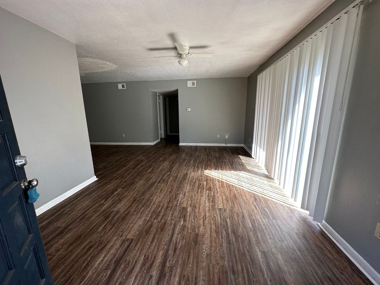 1235 Buckingham Dr - Photo 3 of 7
