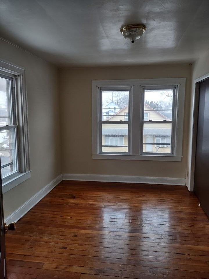 242 Clearfield St - Photo 3 of 8