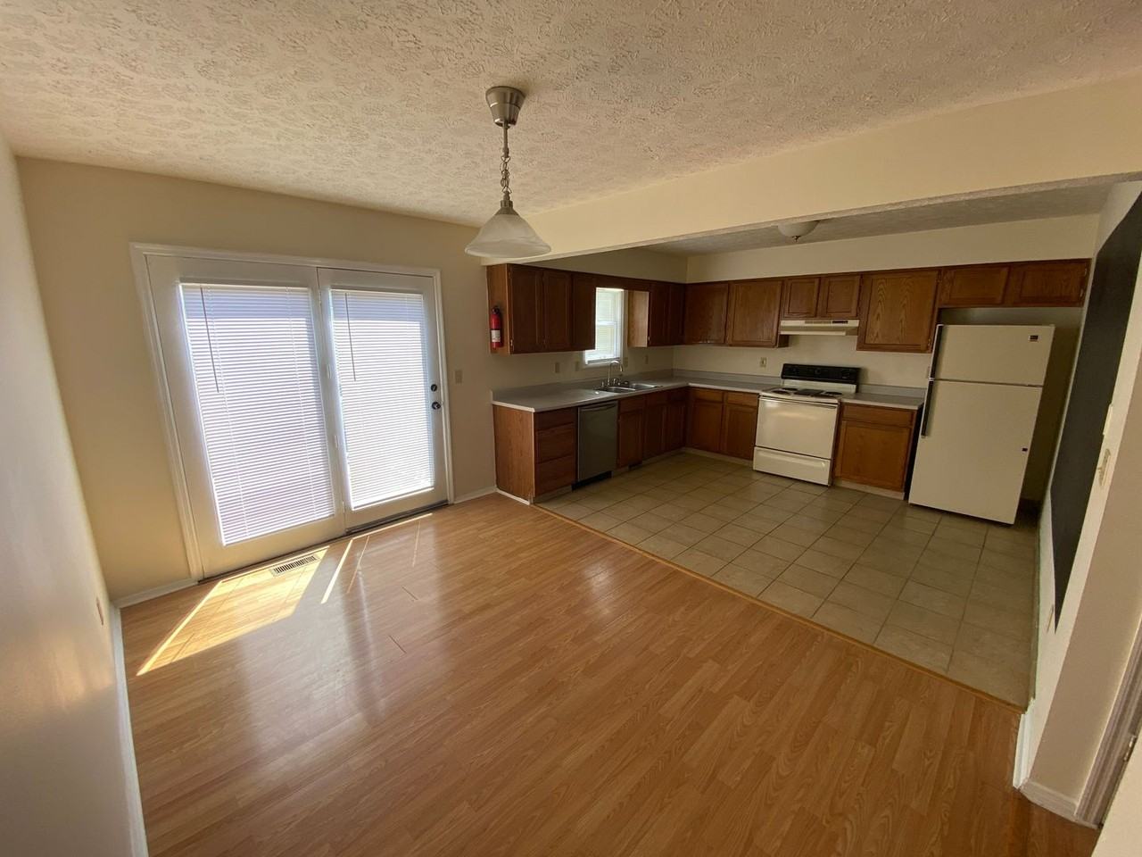 434 W Northlane Dr - Photo 4 of 11