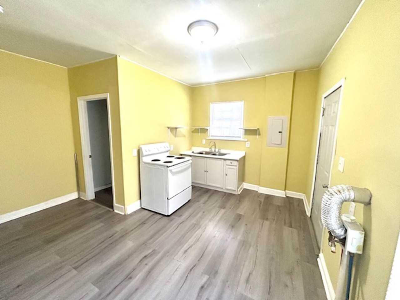 3612 Fairview St Sw - Photo 3 of 13