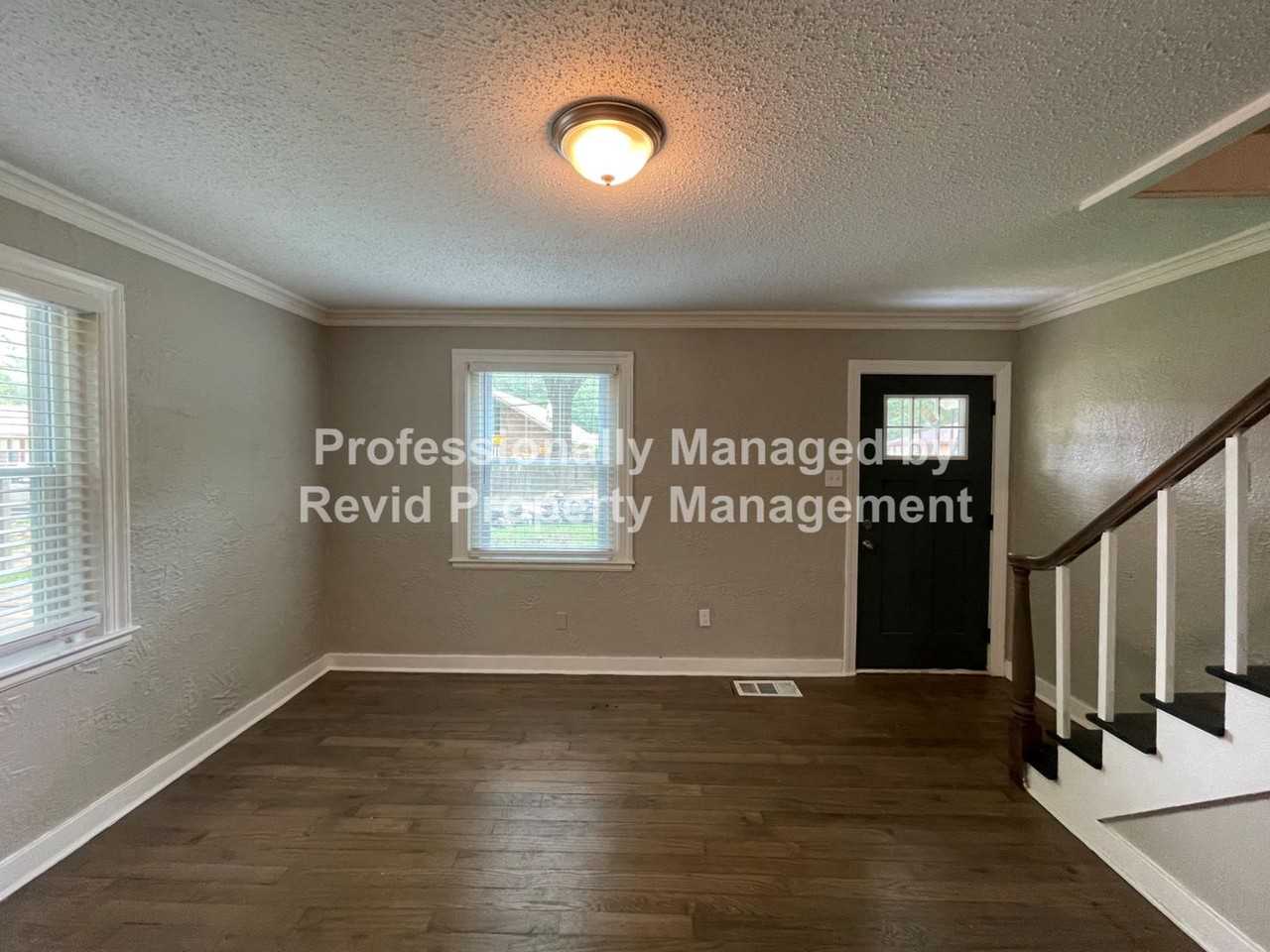 1137 Catalina Rd - Photo 3 of 26