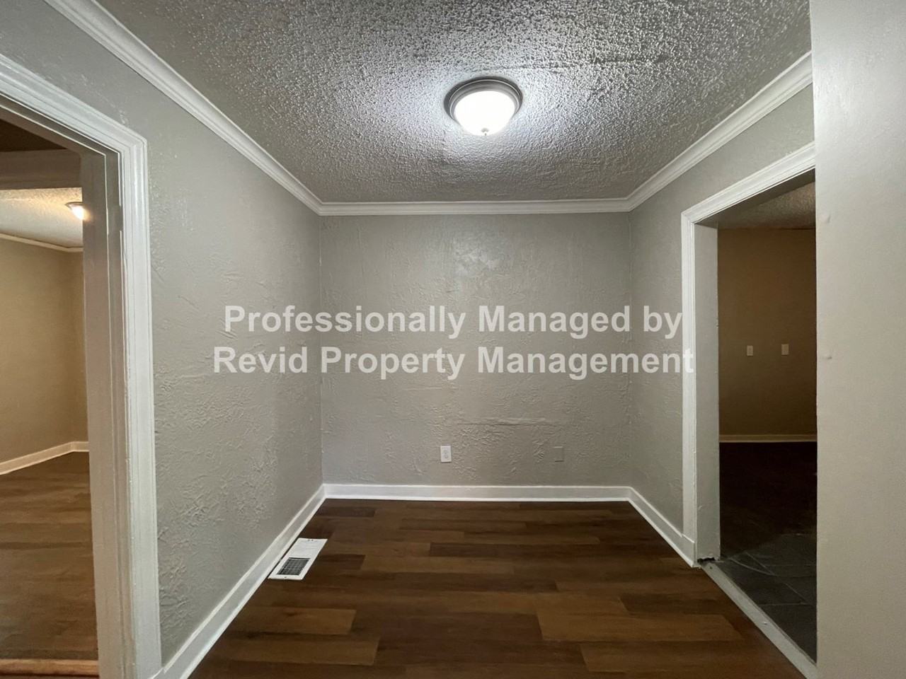 1137 Catalina Rd - Photo 6 of 26